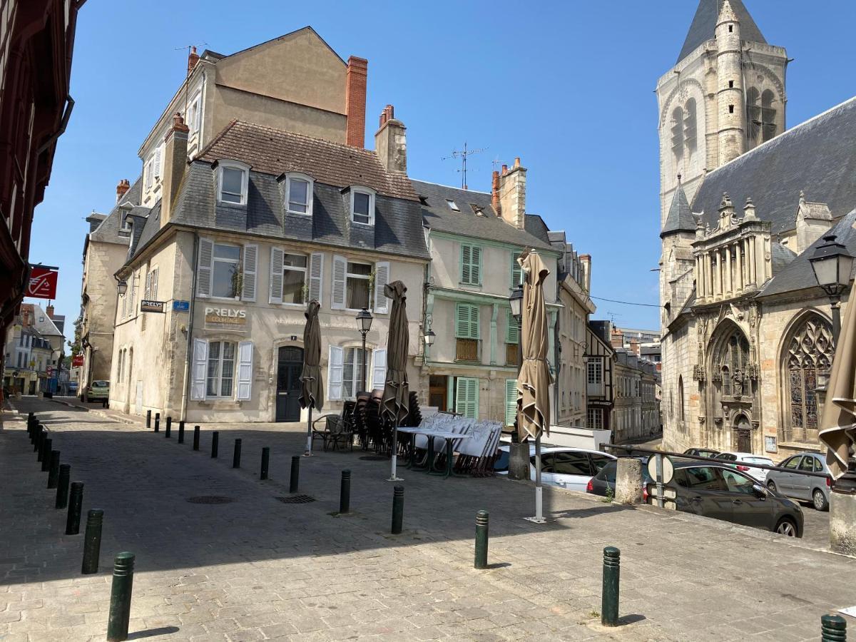 Beau Studio Centre Ville Et Proche Gare Бурж Екстериор снимка