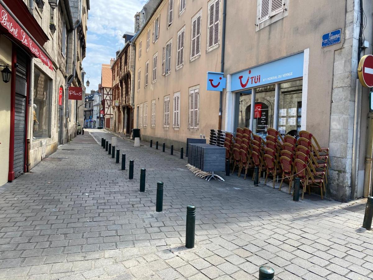 Beau Studio Centre Ville Et Proche Gare Бурж Екстериор снимка